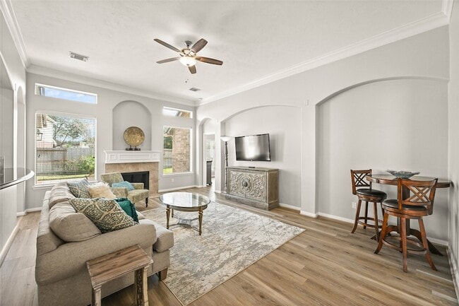 Building Photo - 1330 Leigh Gdns Dr