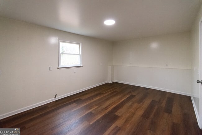 Building Photo - 7971 Roosterville Rd