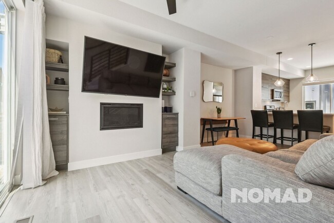 Building Photo - Modern 2 Bed + Office, 2.5 Bath Townhome |...