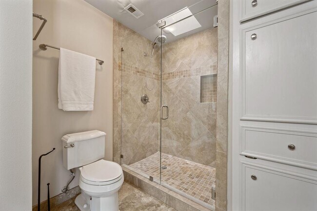 Building Photo - 20807 Boggy Ford Rd