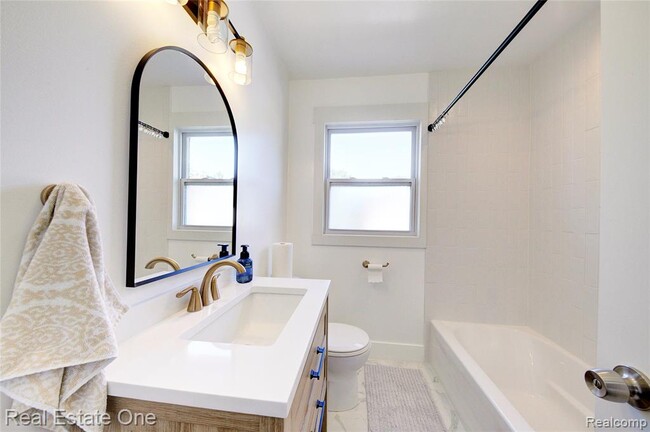 Building Photo - 8126 Dale St