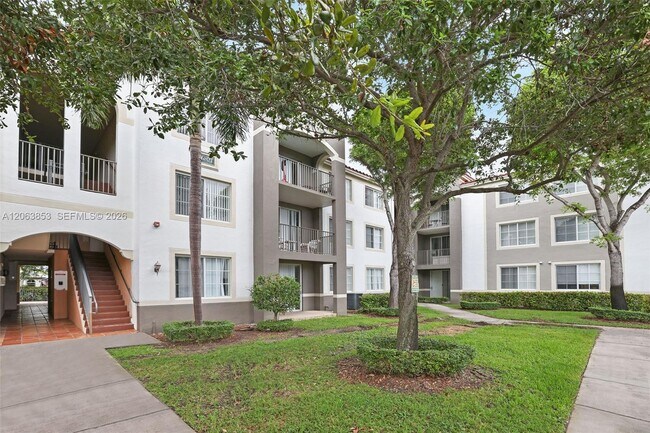 Building Photo - 6831 SW 44th St
