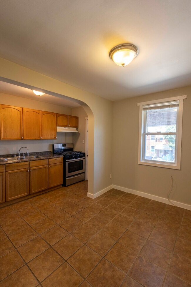 Building Photo - 2019 Grinnalds Ave