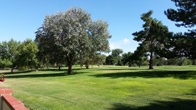 Building Photo - Golf Course Townhome for Rent