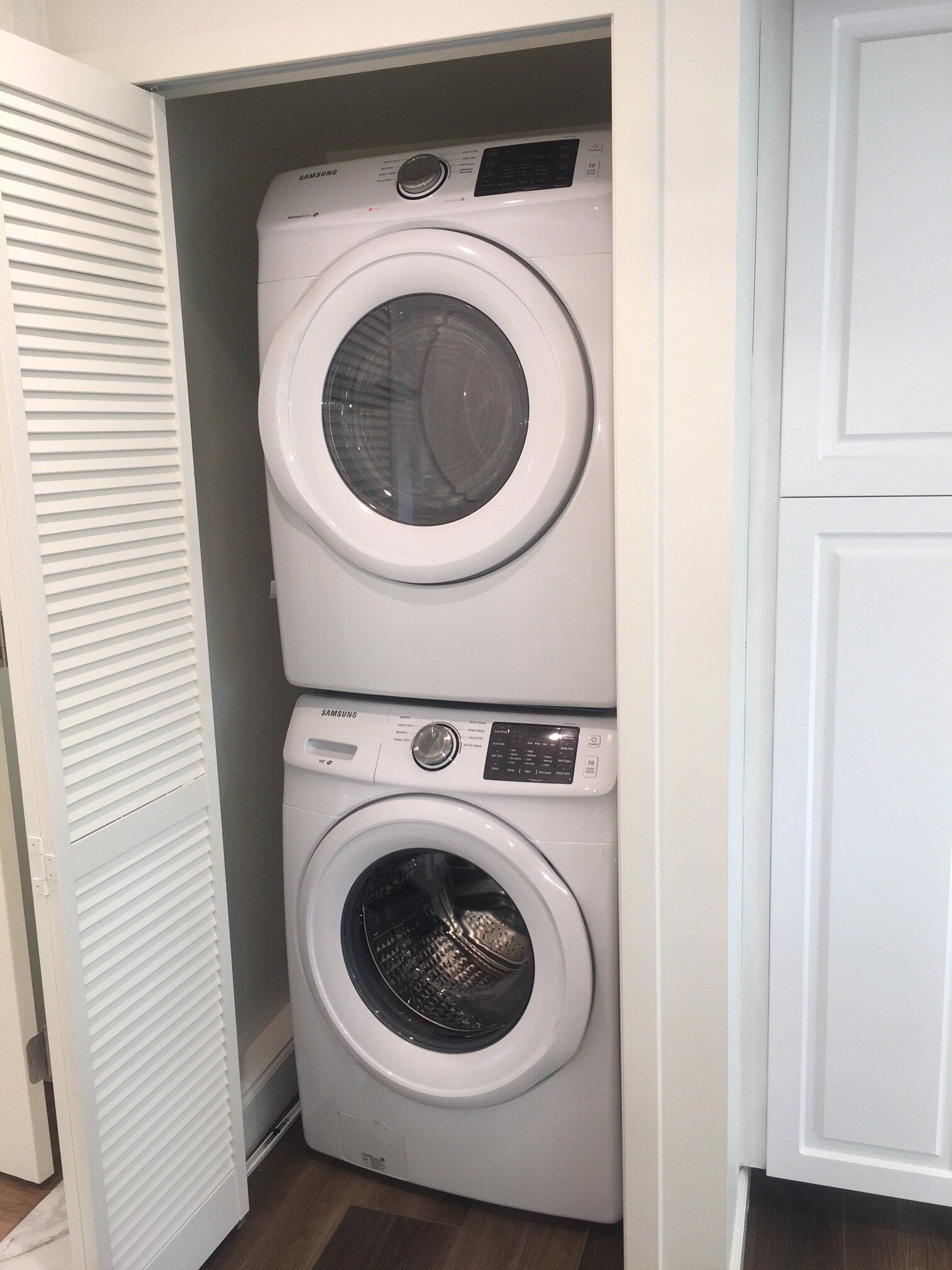 Building Photo - 10022 Kester Ave