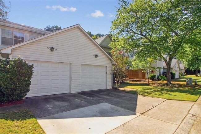 Building Photo - 1058 Mansfield Ct