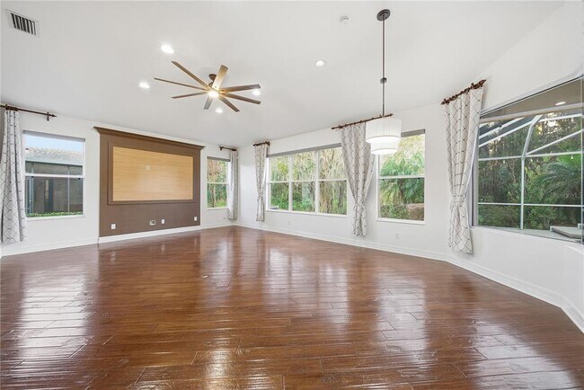 Building Photo - 19238 Climbing Aster Dr