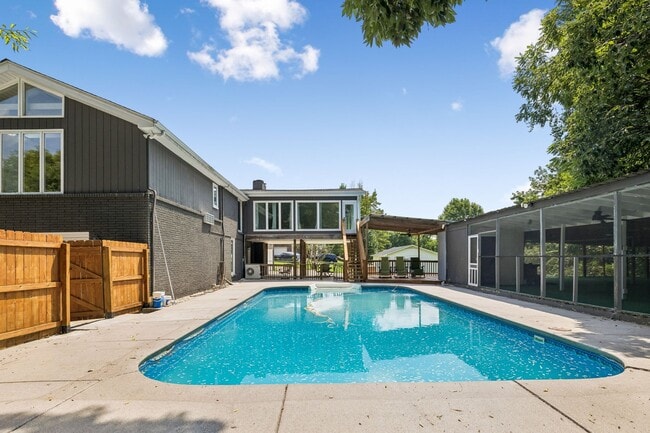 Building Photo - 326 Draper Cir