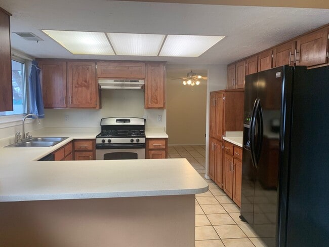 Building Photo - Heritage Hills 3 Bedroom
