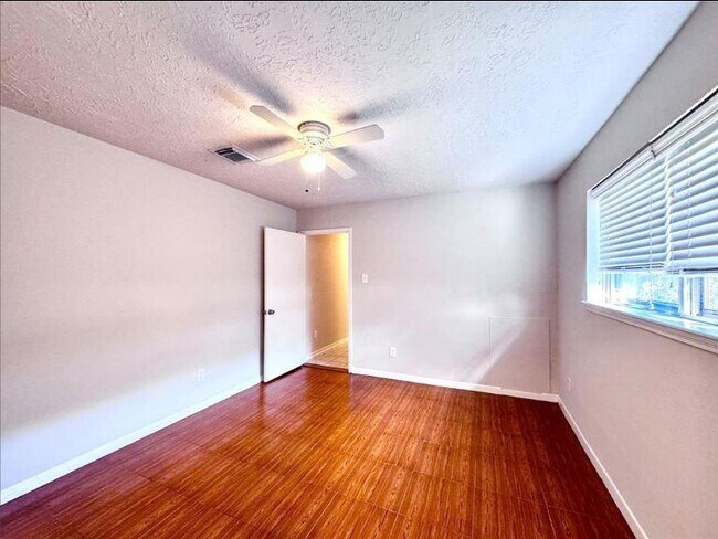 Building Photo - 9110 Gustine Ln