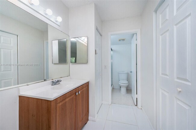 Building Photo - 1251 SW 125th Ave