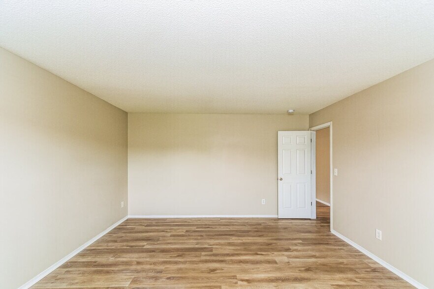 Building Photo - 3120 Varcroft Rd