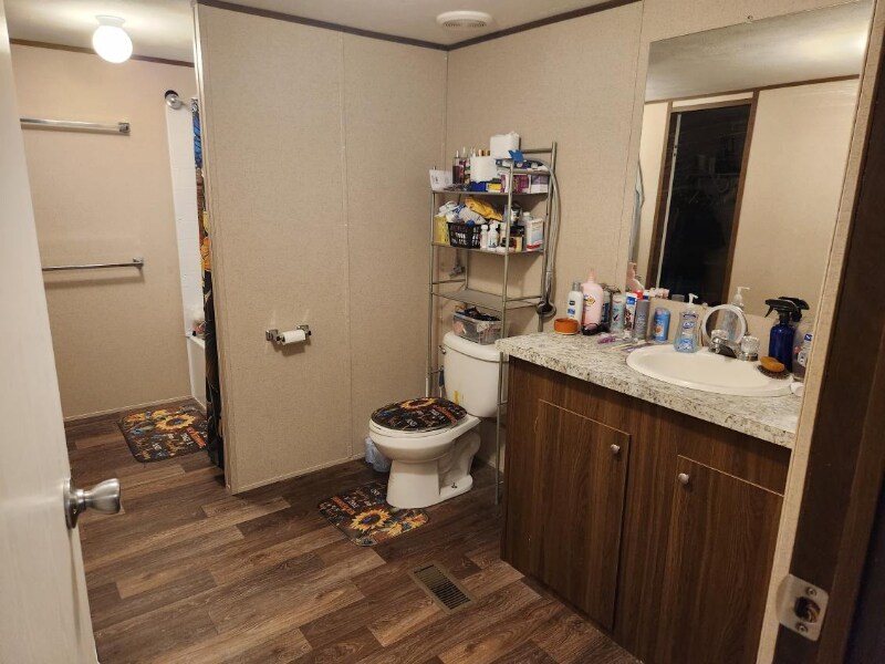 Building Photo - 1205 3rd Ave