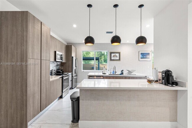 Building Photo - Northwest 68th Terrace, Doral, FL 33178 - 4 BR 3.5 BA single-family home