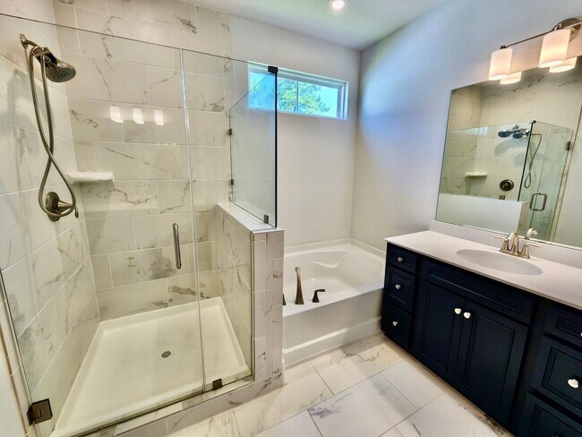 Building Photo - Like new beauty in Point Hope - Charleston