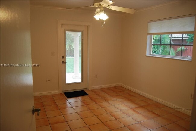 Building Photo - 270 S Melrose Dr