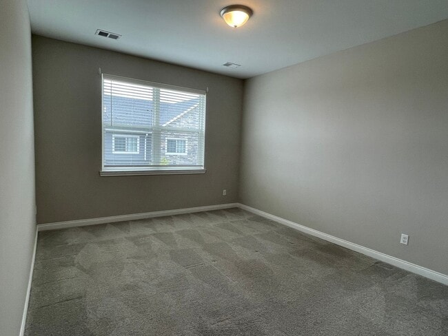 Building Photo - Shelby Township-Newer 2-bedroom, 2-bath condo with Balcony & Garage