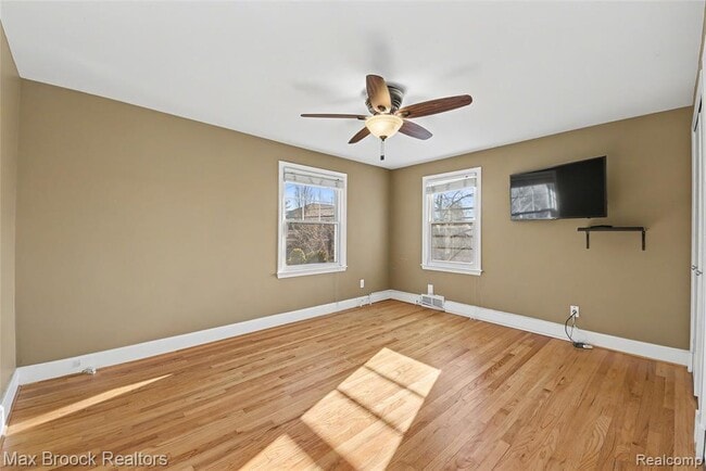 Building Photo - 758 Chester St