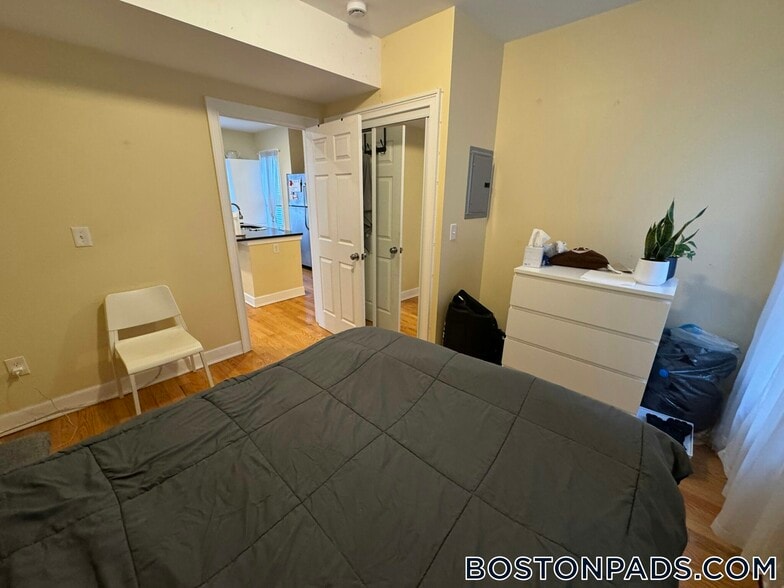 Building Photo - 10 Jay St