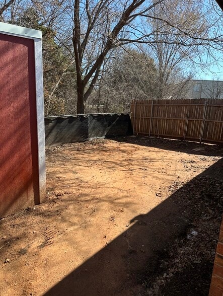 Building Photo - 1019 Acacia Cir