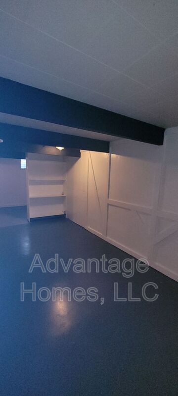 Building Photo - 829 N 70th Terrace