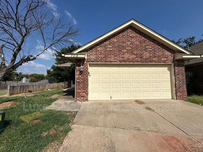 Building Photo - 706 Rockridge Cir