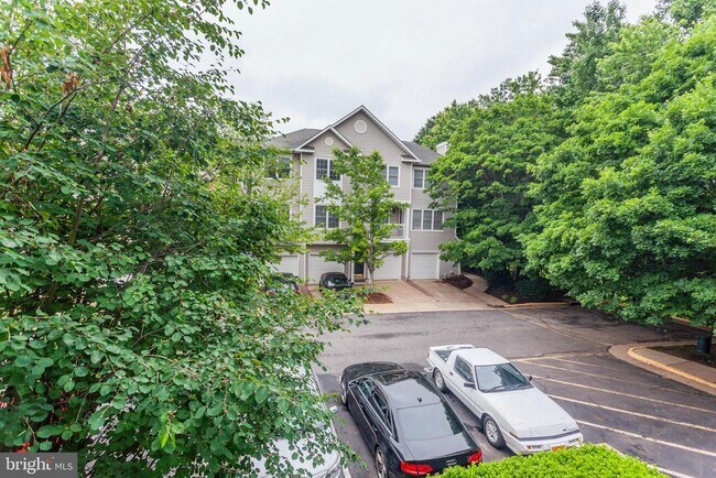 Building Photo - 12852 Fair Briar Ln
