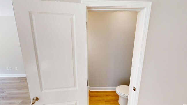Building Photo - 1016 Moen Lp