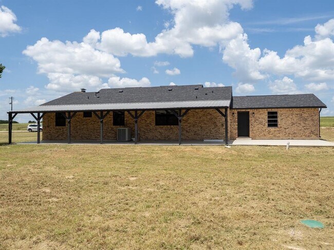 Building Photo - 375 Brown Rd