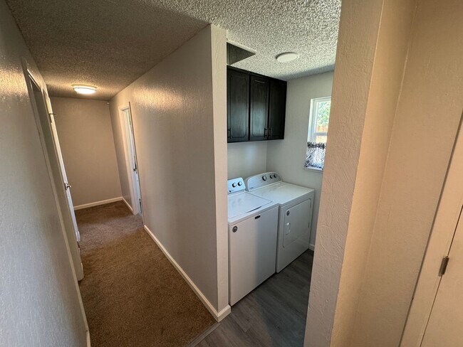 Building Photo - 20 Bodie Dr