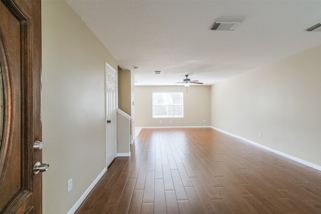 Building Photo - 13223 Gendley Dr