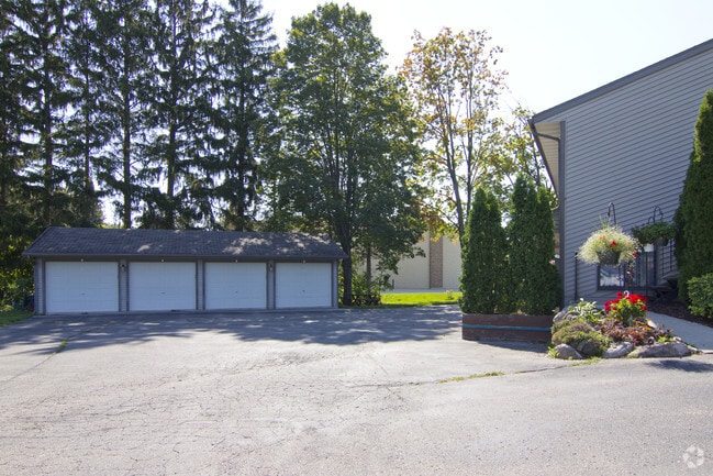 Building Photo - 800 Banker Rd