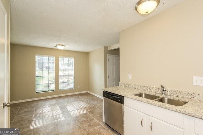 Building Photo - 8495 N Pond Dr