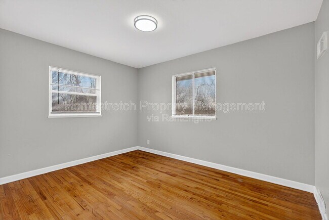 Building Photo - 10201 Gourock Dr