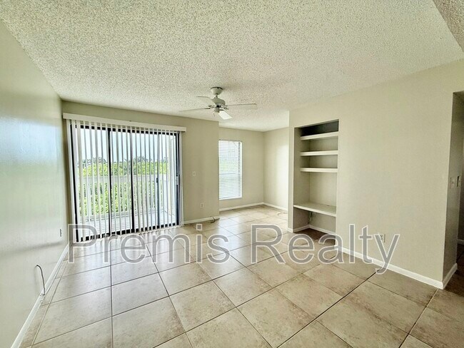 Building Photo - 455 Alt 19