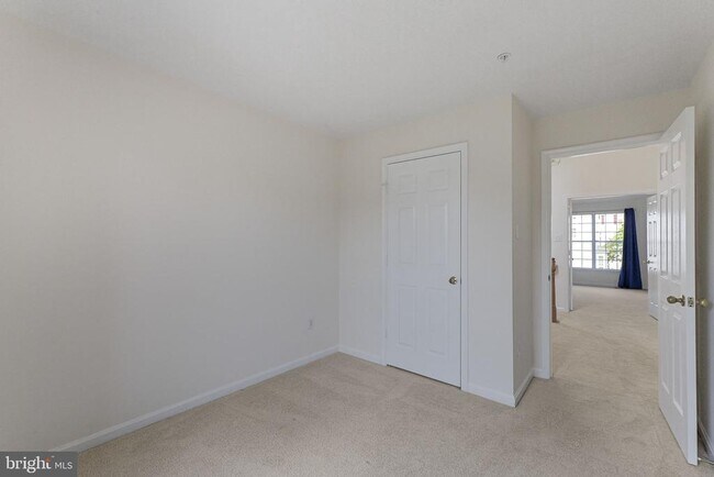 Building Photo - 2209 Bear Valley Terrace