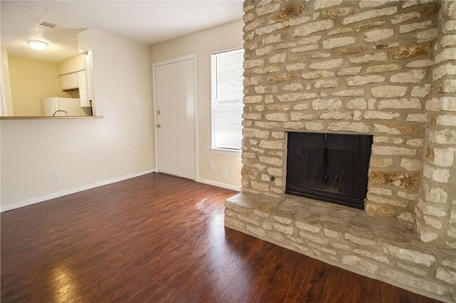 Building Photo - 903 Taulbee Ln