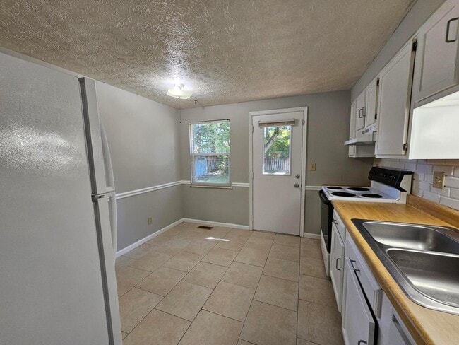 Building Photo - 5316 Predmore Pl