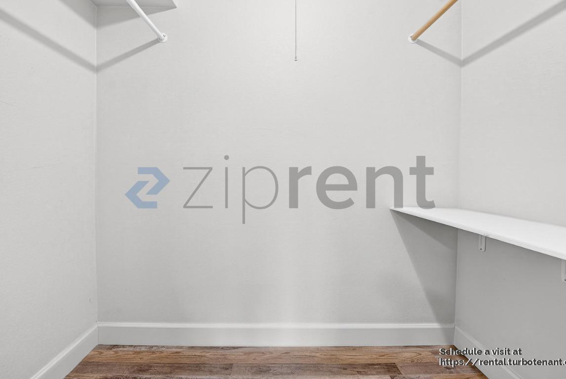 Building Photo - 2505 Clearwood Dr