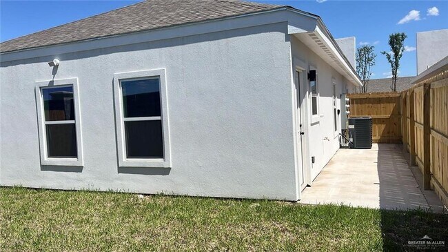 Building Photo - 9303 N 59th Ln