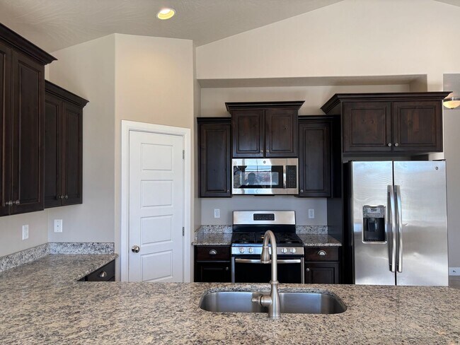 Building Photo - Beautiful 3 Bedroom Home - Casitas at Sienna Hills