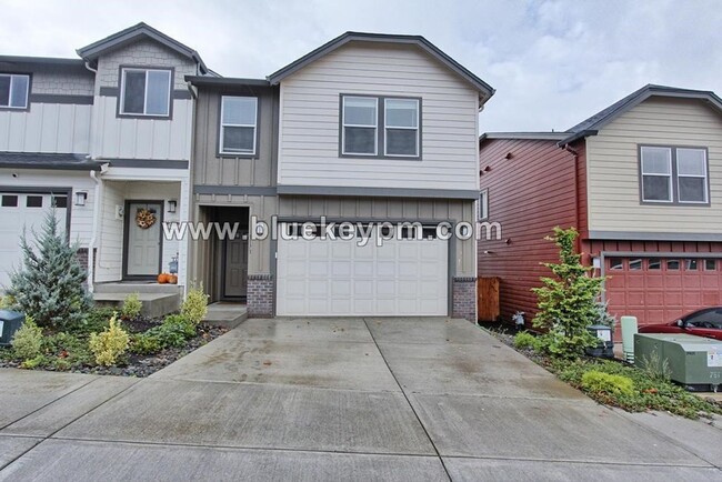 Primary Photo - 3 Bed, 2.5 Bath Townhome in Ridgefield at ...