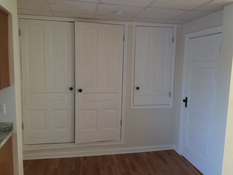 Washer Dryer Closet with Doors Closed - 4512 Liberty Ave
