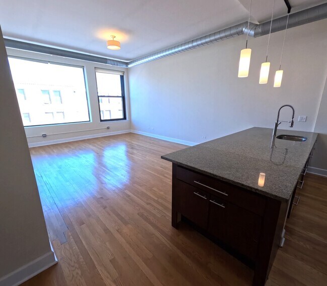 Building Photo - 2778 N Milwaukee Ave