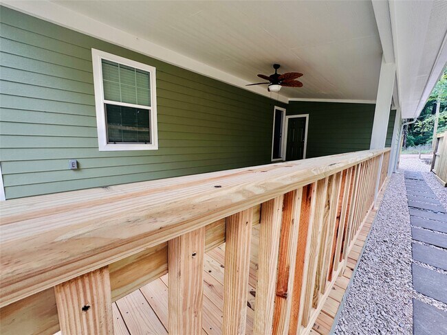 Building Photo - 20 Pine Trail