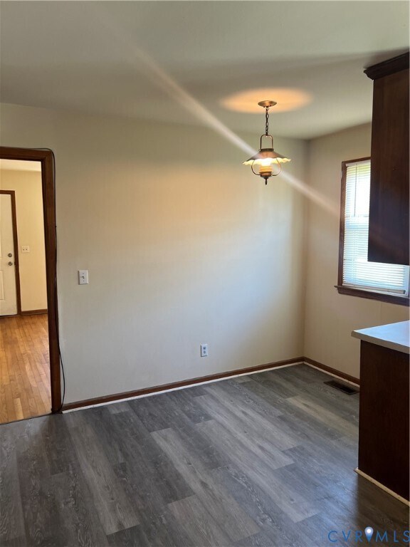 Building Photo - 901 Cedar Level Rd