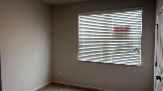 Building Photo - 285 Springwood Ln