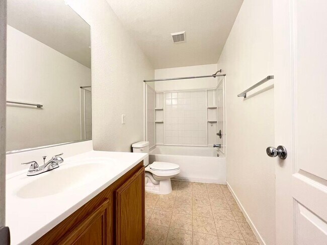 Building Photo - 11143 Ranch Valley St
