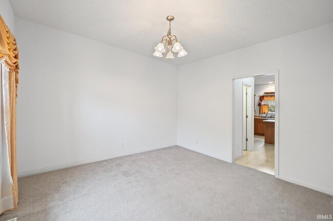 Building Photo - 987 Marwyck St