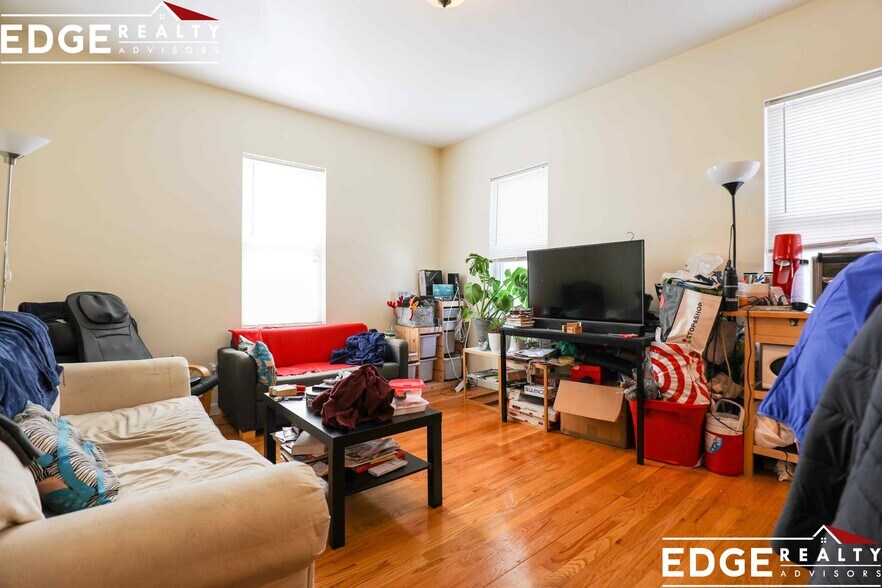 Building Photo - 60 Cameron St